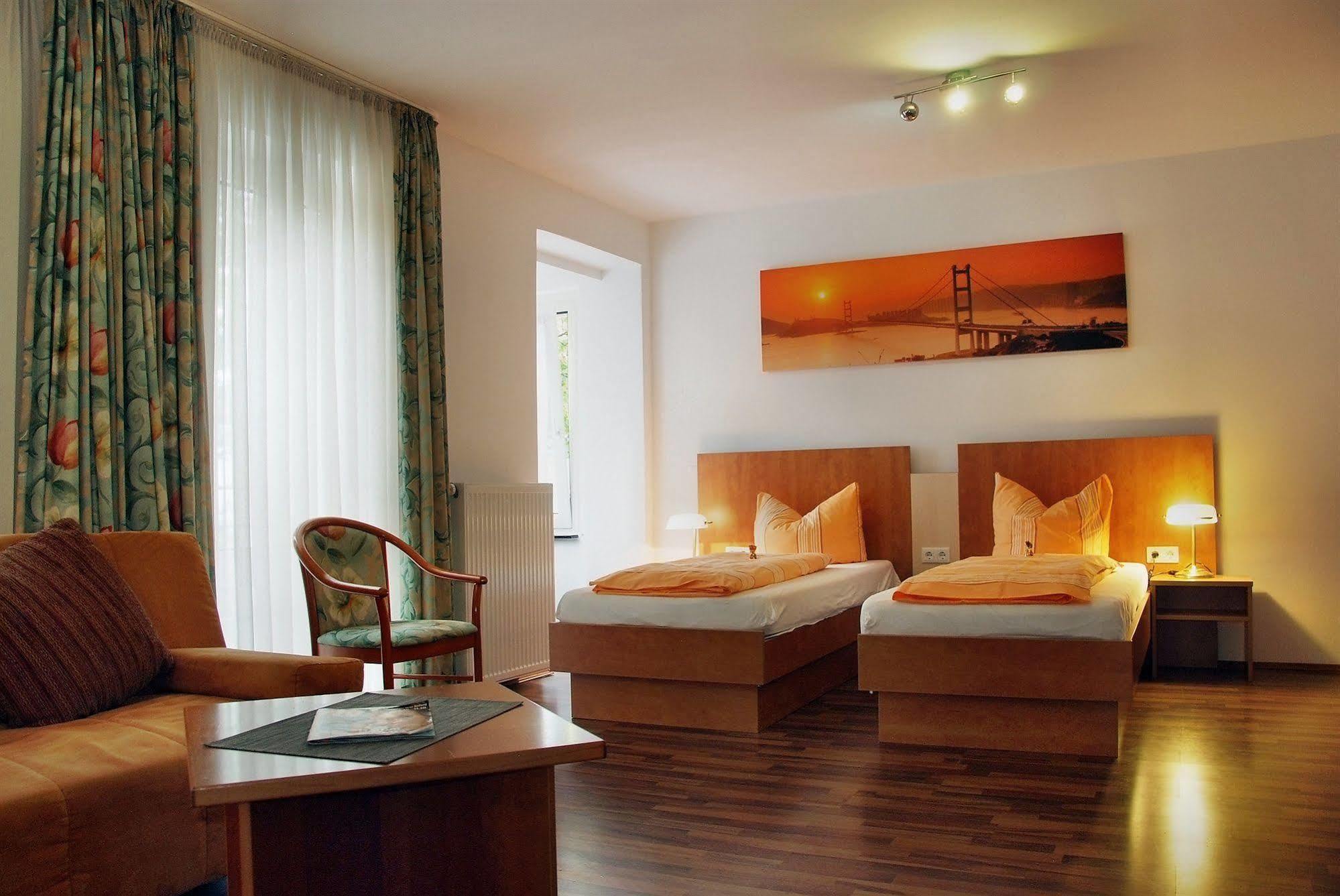 Hotel Monopol Гельзенкірхен Екстер'єр фото